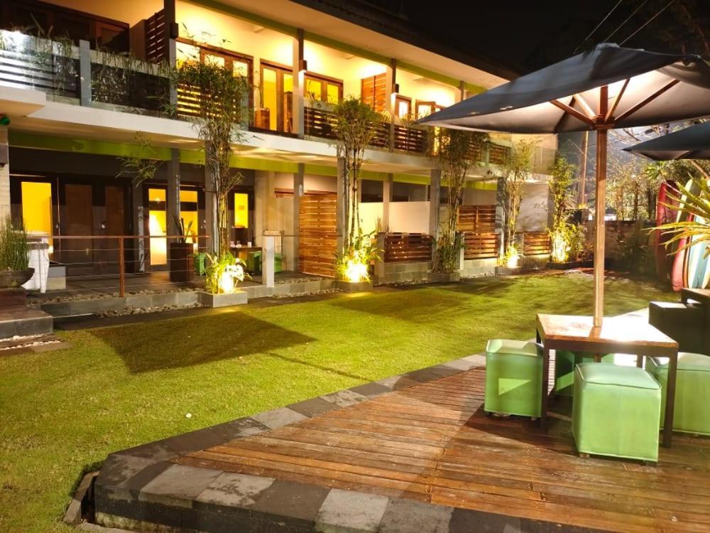 Javacove Beach Hotel Batukaras Extérieur photo