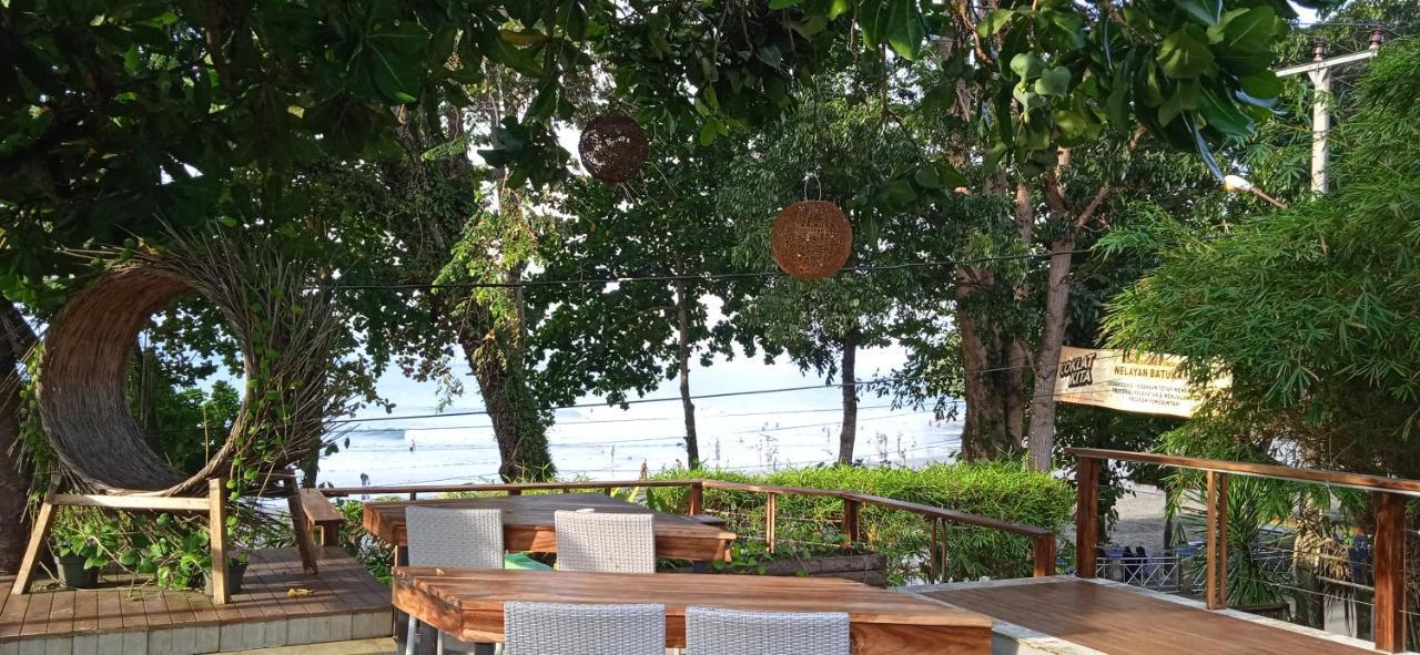 Javacove Beach Hotel Batukaras Extérieur photo