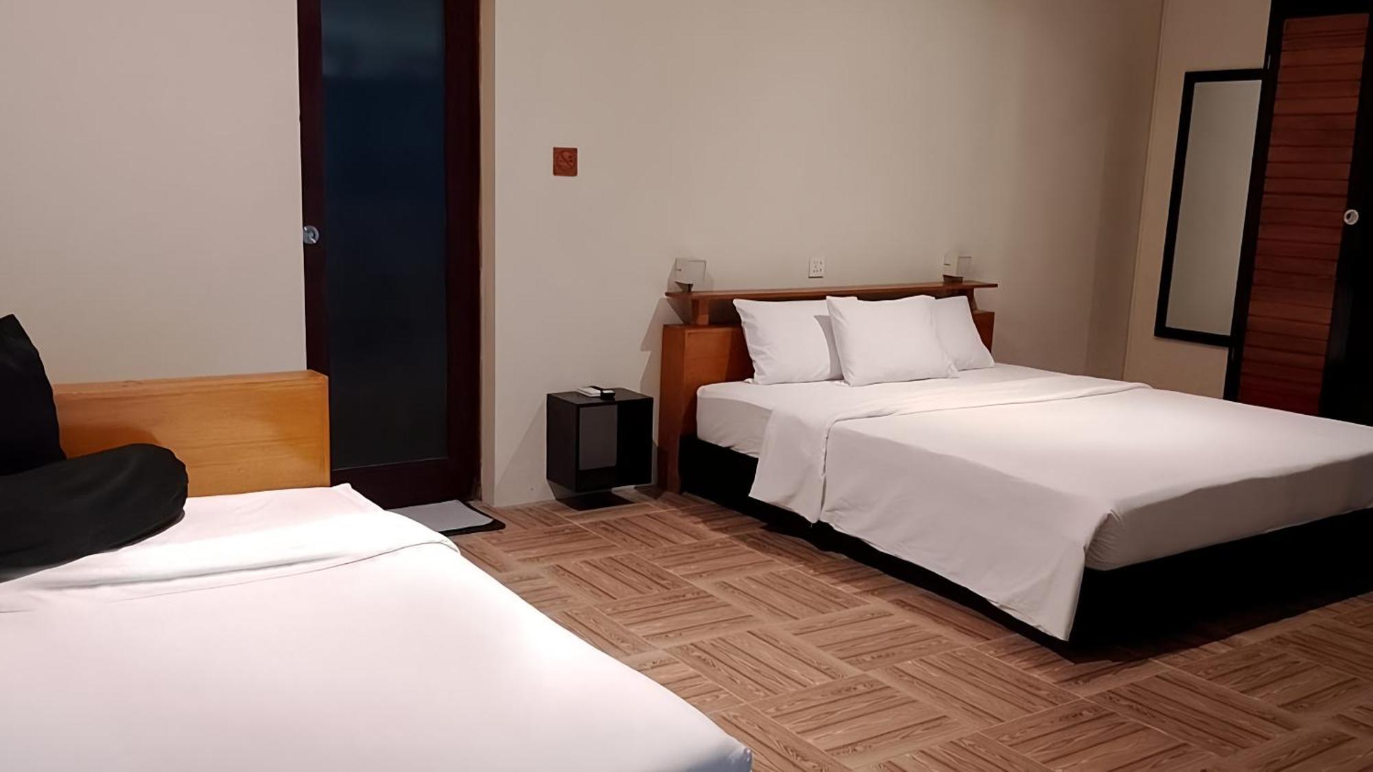 Javacove Beach Hotel Batukaras Extérieur photo