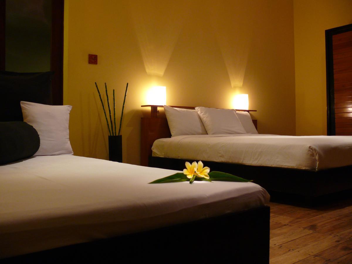 Javacove Beach Hotel Batukaras Extérieur photo