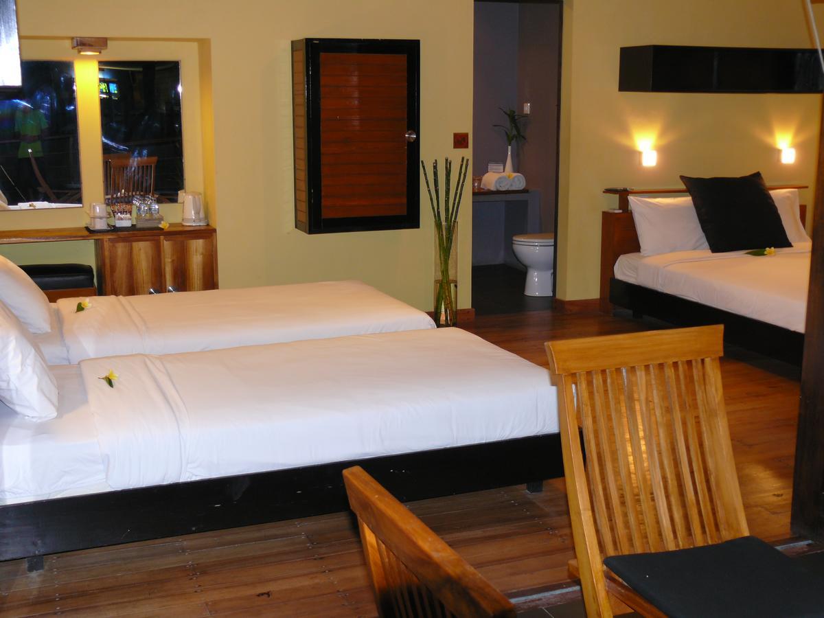 Javacove Beach Hotel Batukaras Extérieur photo